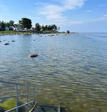 Summerhouse Only Few M From The Sea, With Sauna! Kasmu