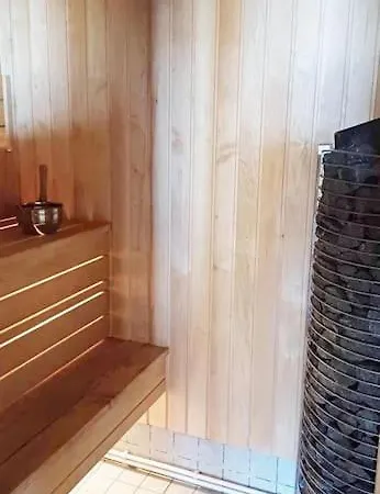 Summerhouse Only Few M From The Sea, With Sauna! Kasmu