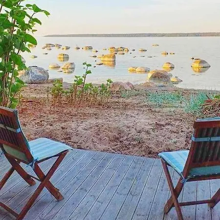 Summerhouse Only Few M From The Sea, With Sauna! Apartment Kasmu