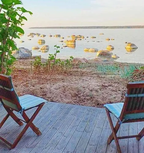 Summerhouse Only Few M From The Sea, With Sauna! Korter Kasmu